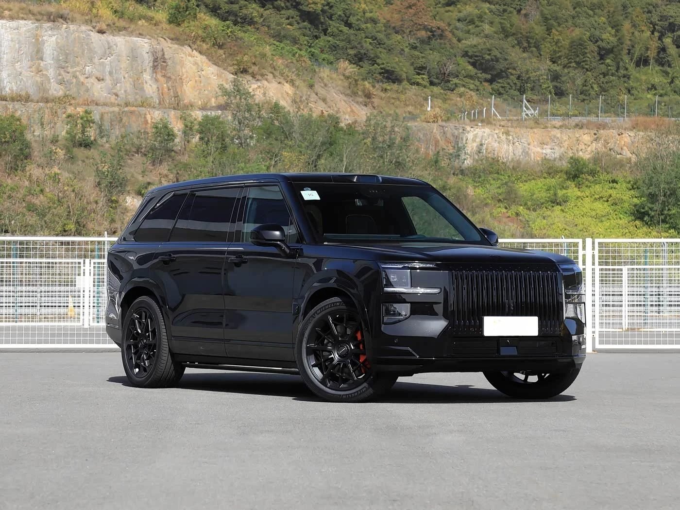 ZEEKR 9X 2025 Black-Edition 70kWh 6-seater