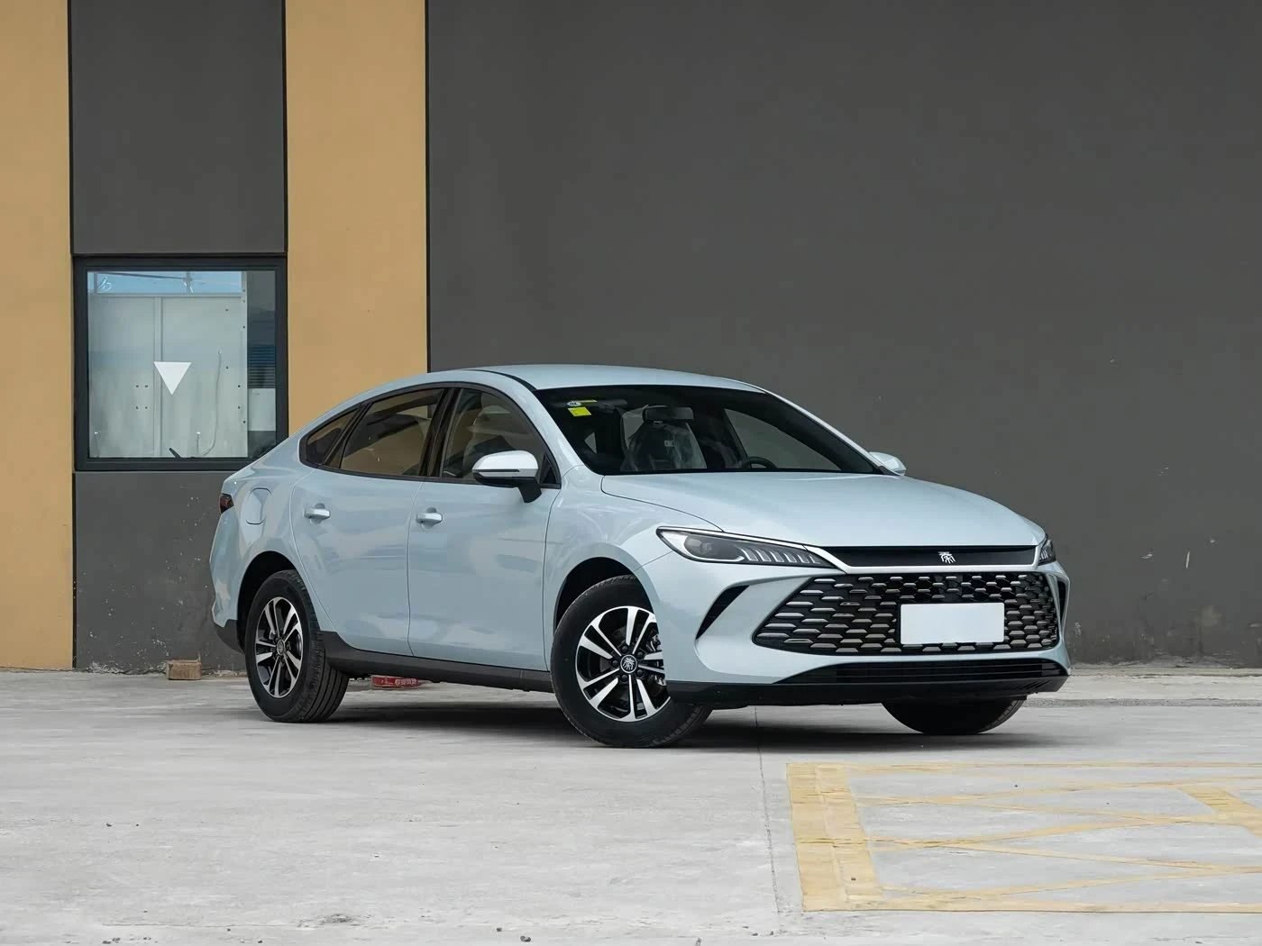 QIN PLUS 2026 DM-i 128KM Enterprising